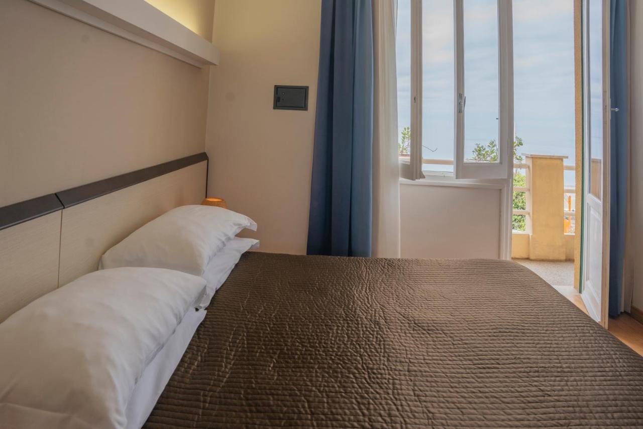 ססטרי לבאנטה Albergo Celeste מראה חיצוני תמונה